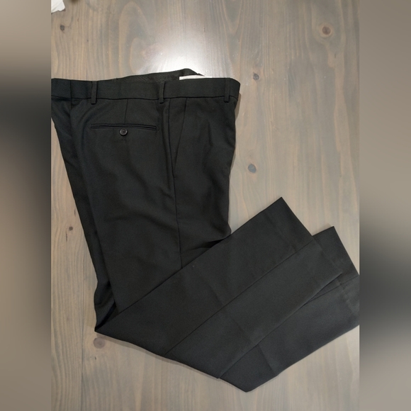 Men's Dress pants - Picture 2 of 3